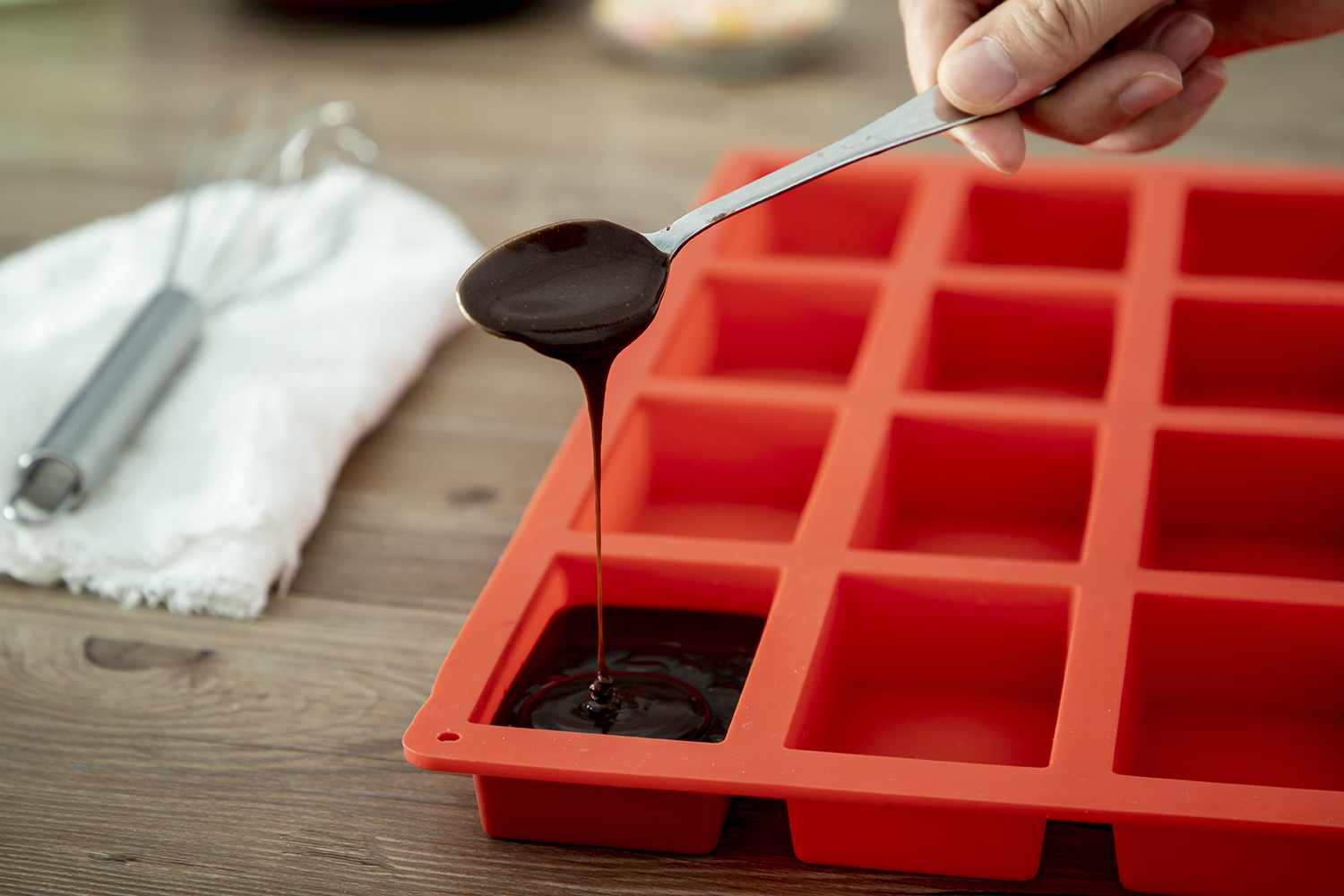 Silicone Brownie Baking Mold, Non-Stick 100% Food Grade (Red, Rectangles)